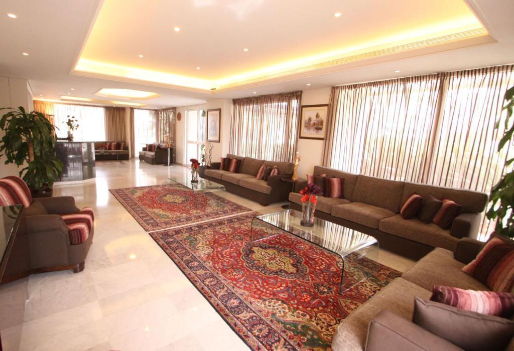 Residence De France Dbayeh Bagian luar foto