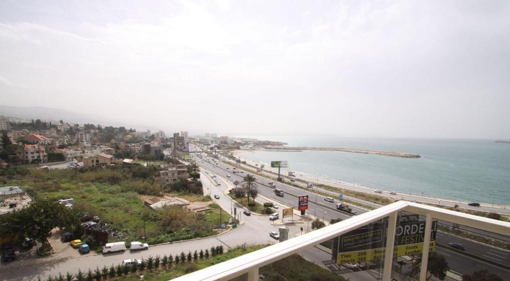 Residence De France Dbayeh Bagian luar foto