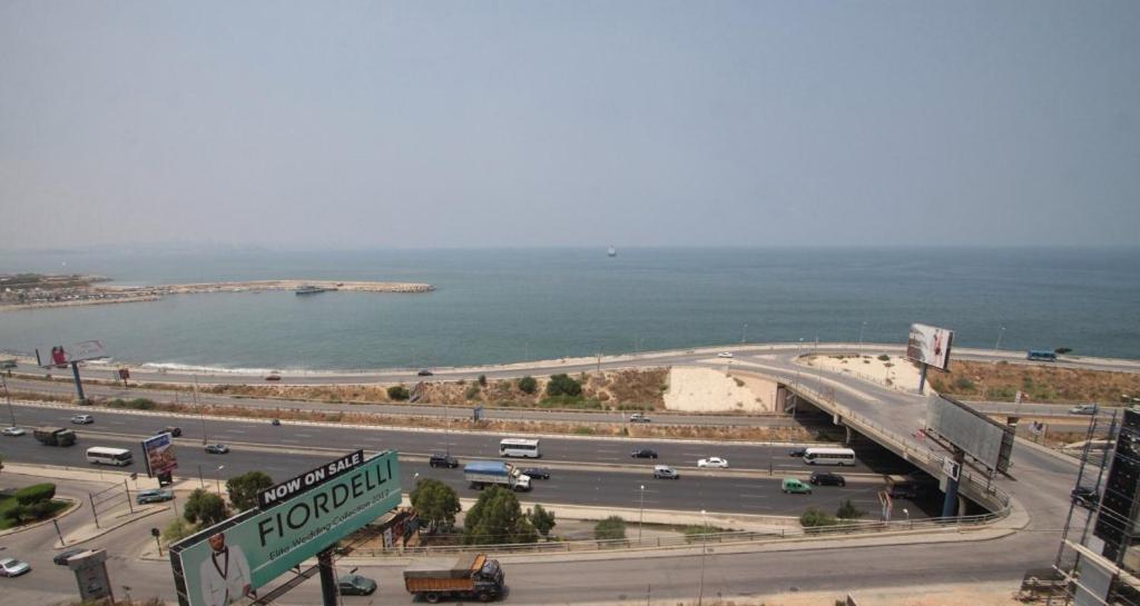 Residence De France Dbayeh Bagian luar foto