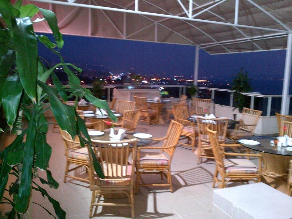 Residence De France Dbayeh Bagian luar foto