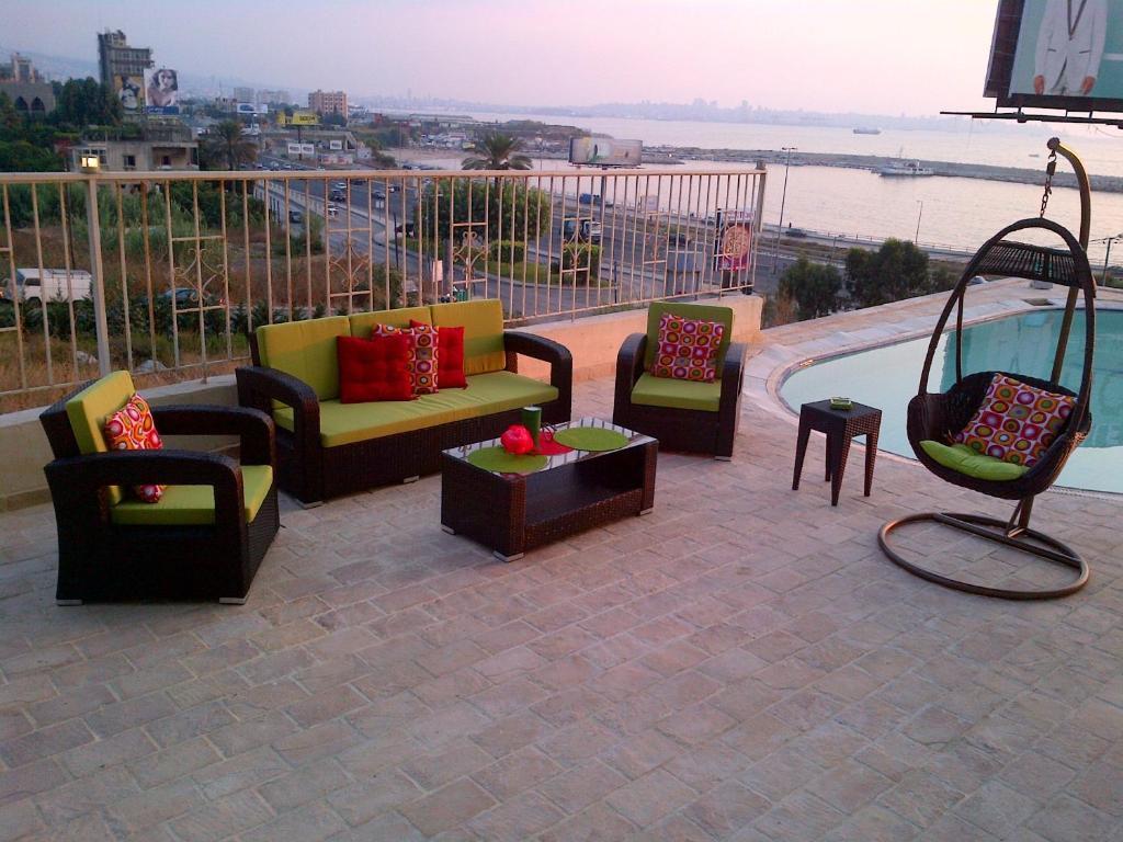 Residence De France Dbayeh Bagian luar foto